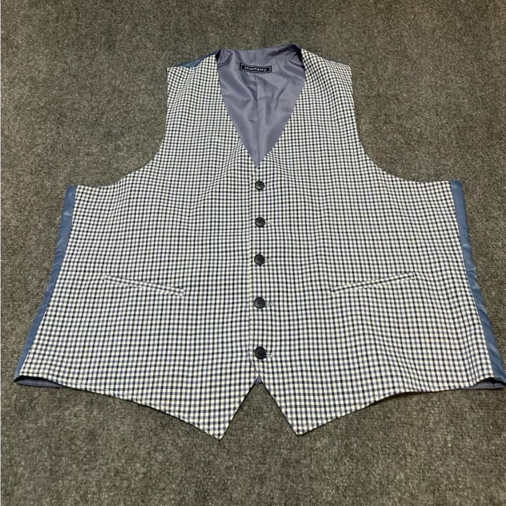 Crown & Ivy Vest